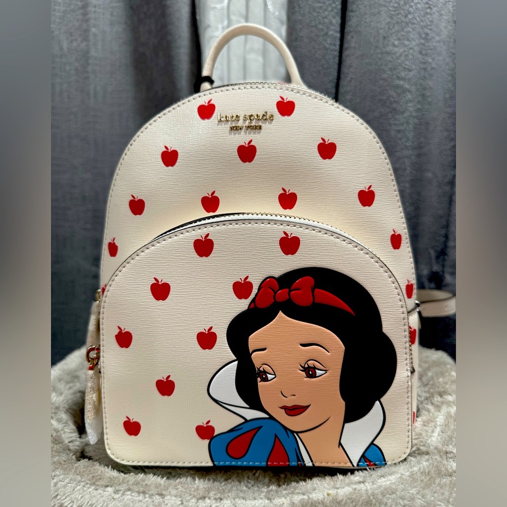 Kate Spade Snow white NWT  collectible hand/crossbody bag.